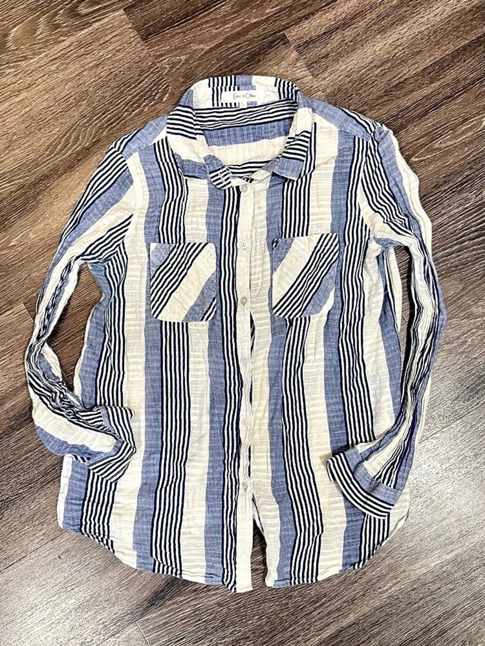 Eden & Olivia Striped Button Down in Blue & White Size Small Like New